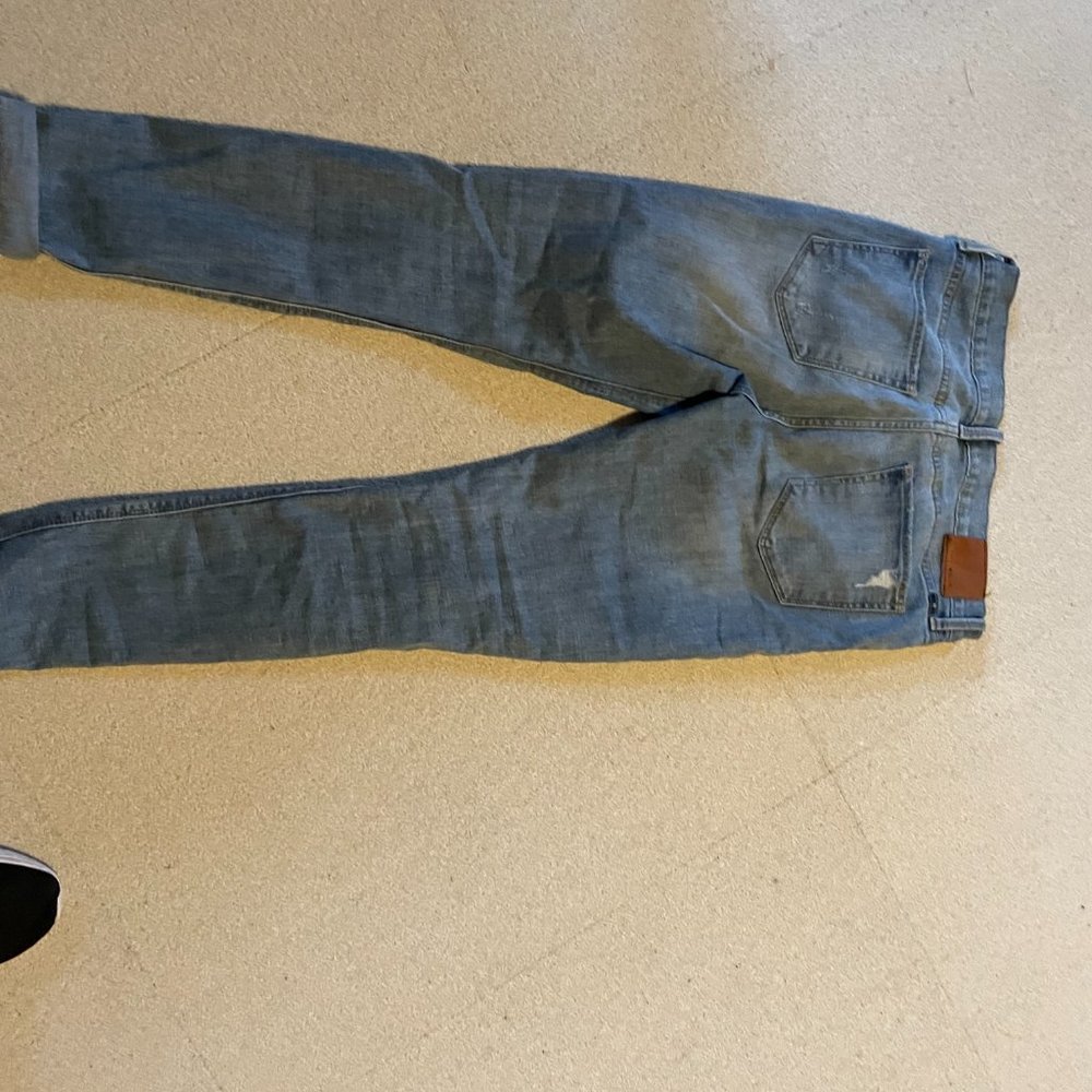 RippedJeans - Picture 4 of 4